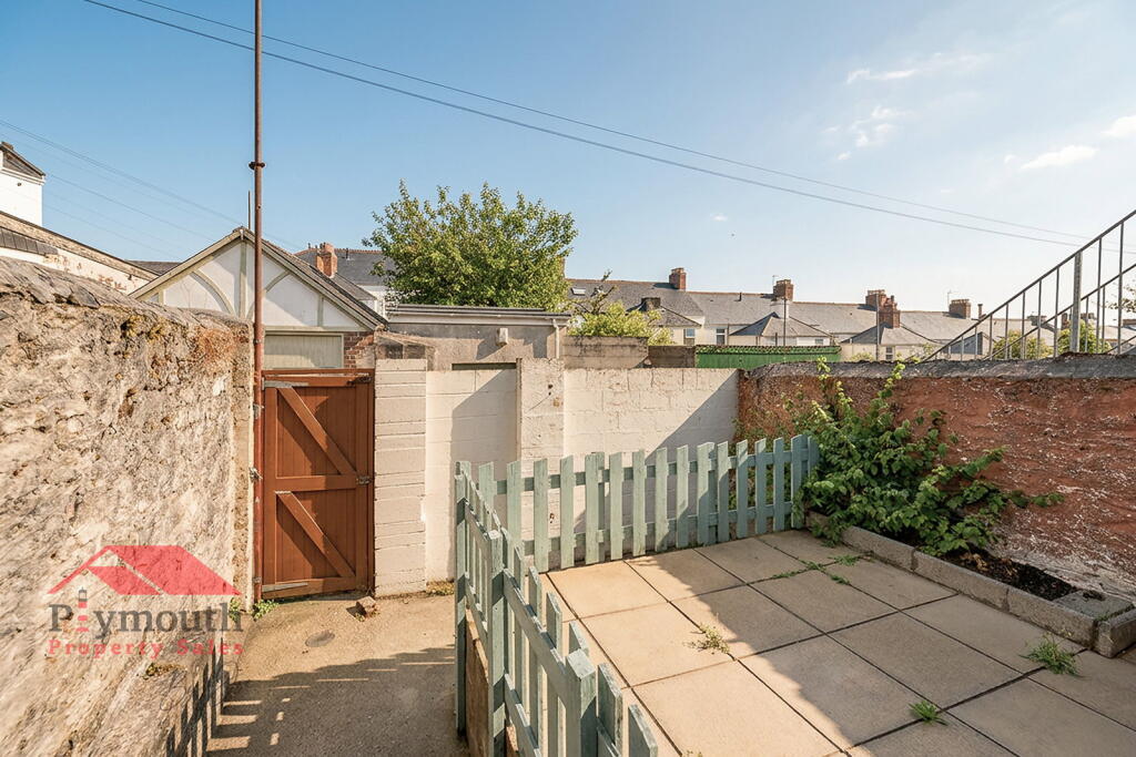 House in Plymouth - View 5