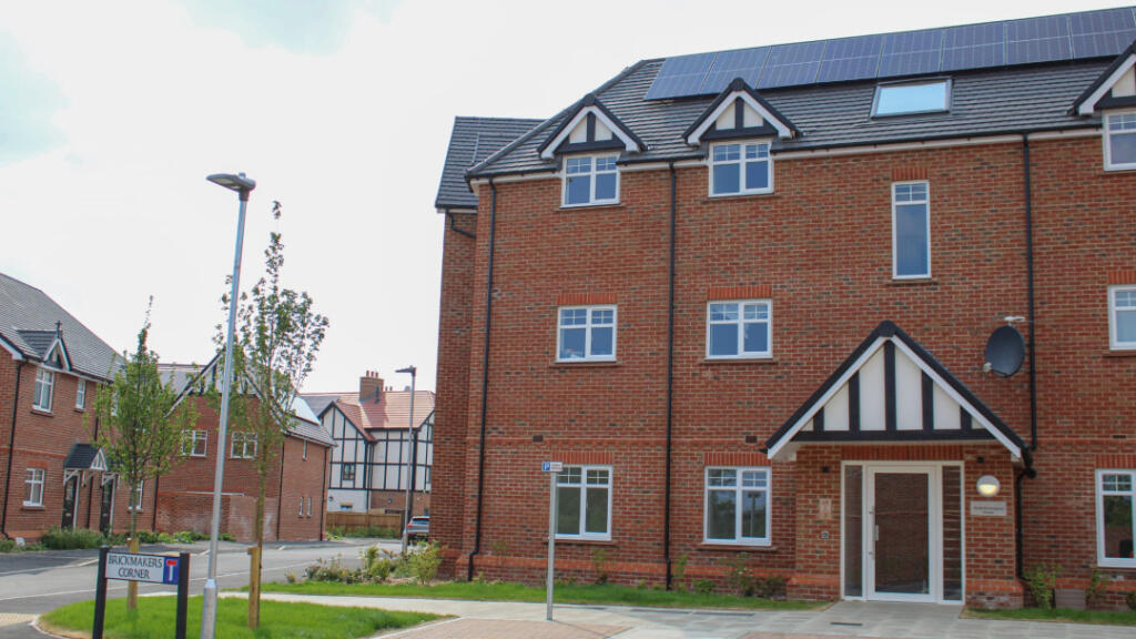 Main image of property: Brickmakers Corner,
Binfield,
Bracknell
Berkshire
RG42 1AN