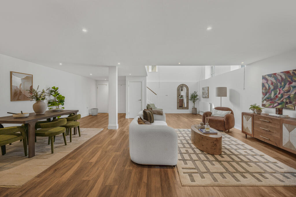 Main image of property: Essex Road, London, N1