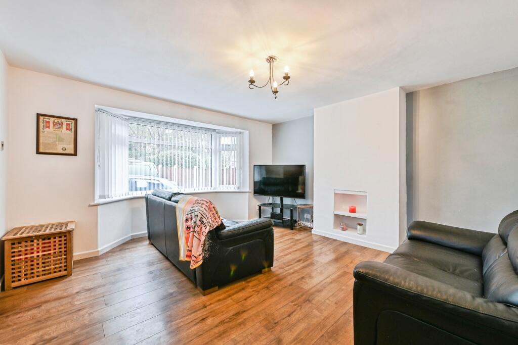 Gardendale Avenue, Clifton, Nottingham, NG11 photo 3