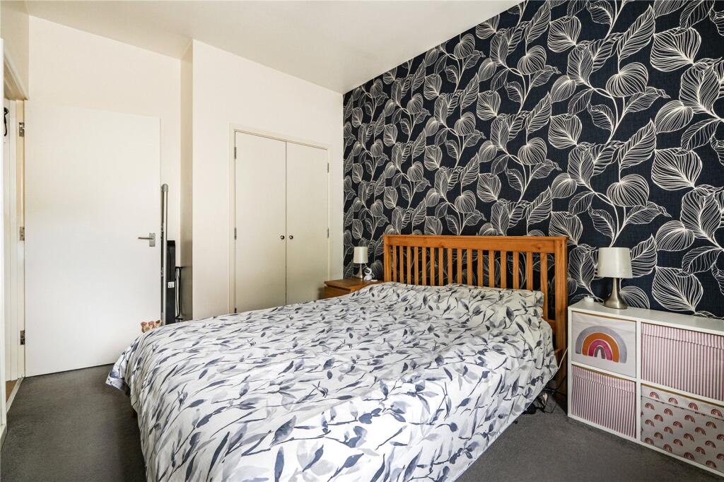 Apartment in Reading - View 5