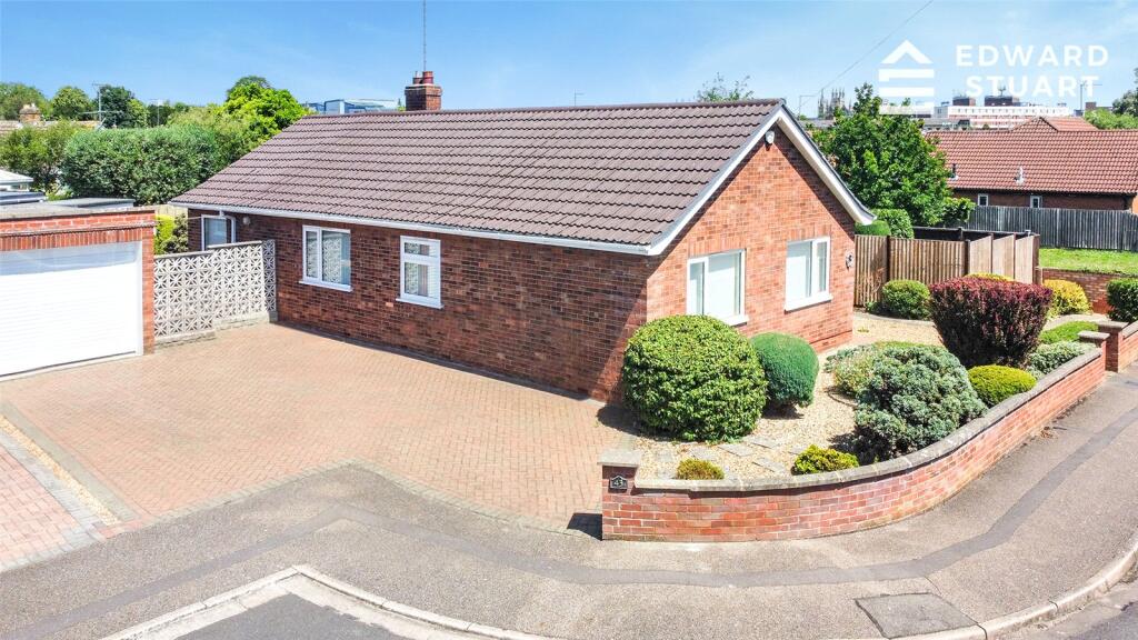 3-bed house on Thorpe Lea Road, Peterborough, Cambridgeshire, PE3, £325,000