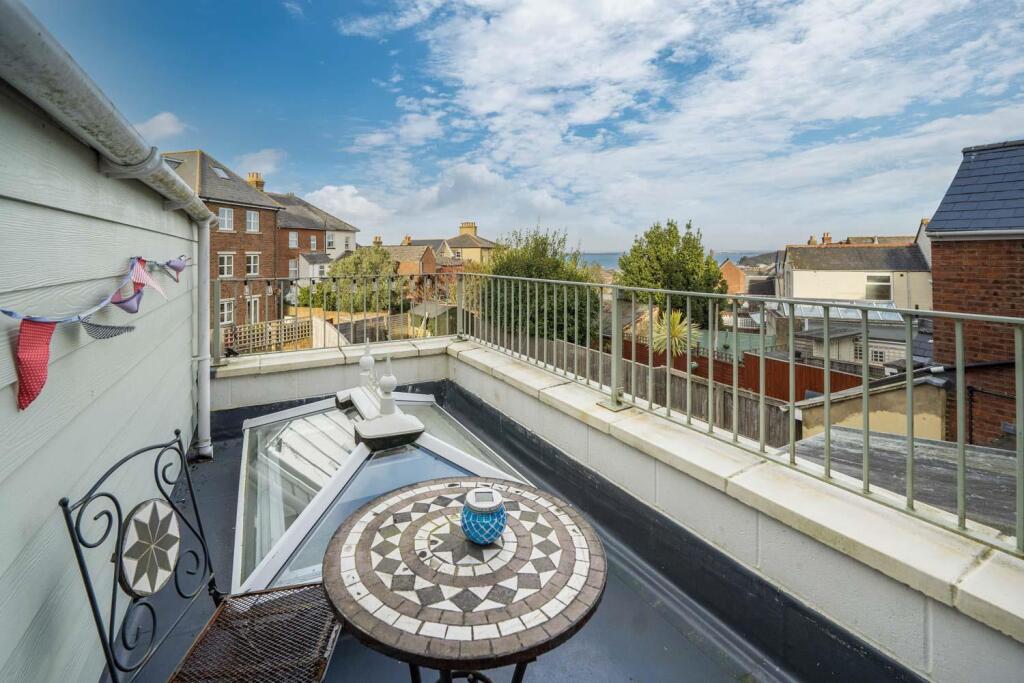 BALCONY WITH SEA VIEWS - Bellevue Rd, Cowes, Isle Of Wight - View 3