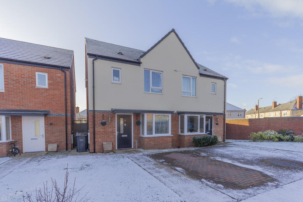 Main image of property: Bolton Rise, Dudley, DY4
