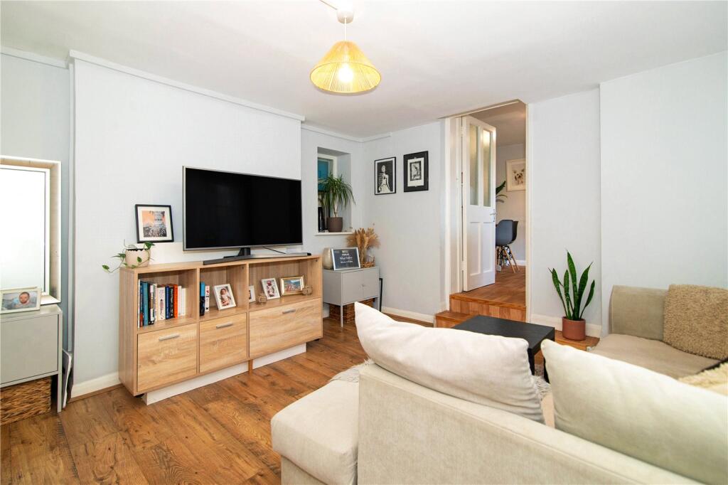 Hampton Road, Twickenham, TW2 photo 2