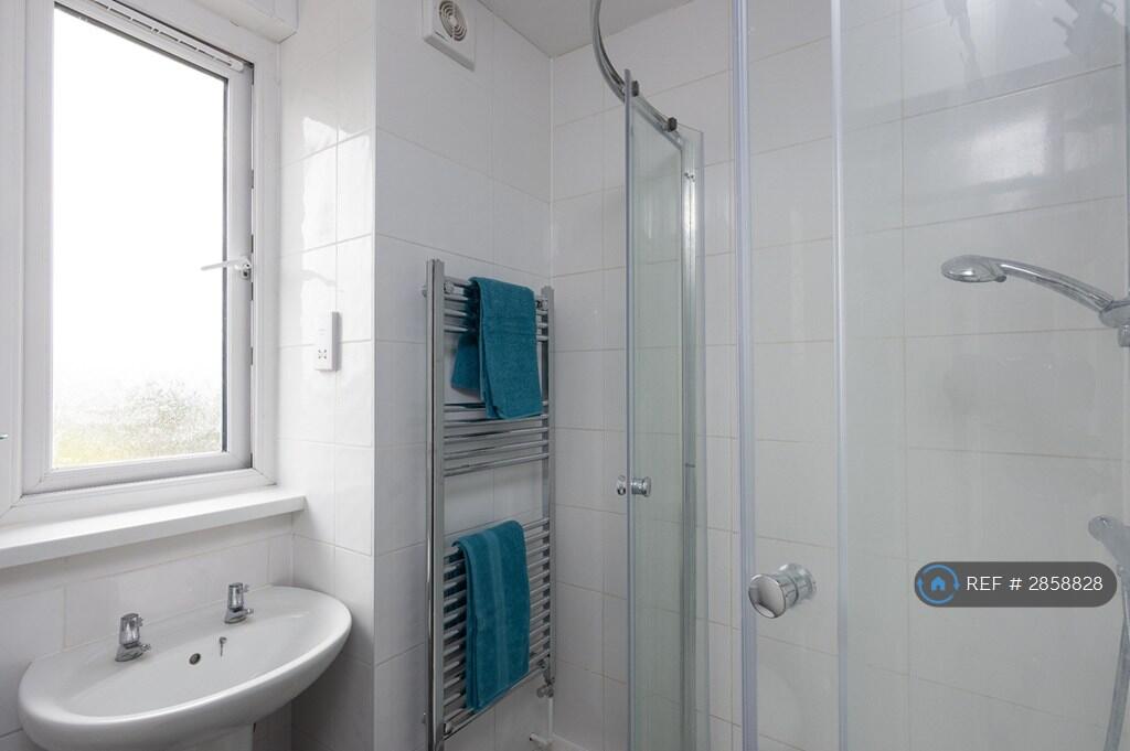 1 bedroom house share for rent
