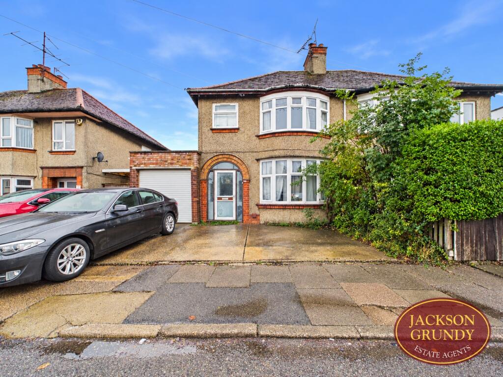 Main image of property: The Headlands, Northampton, NN3 2NX