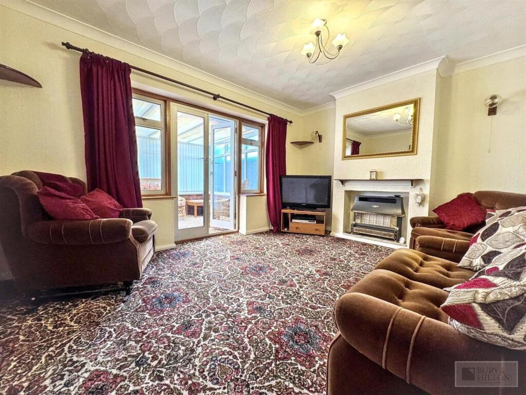 James Crescent, Werrington, Stoke-On-Trent photo 4