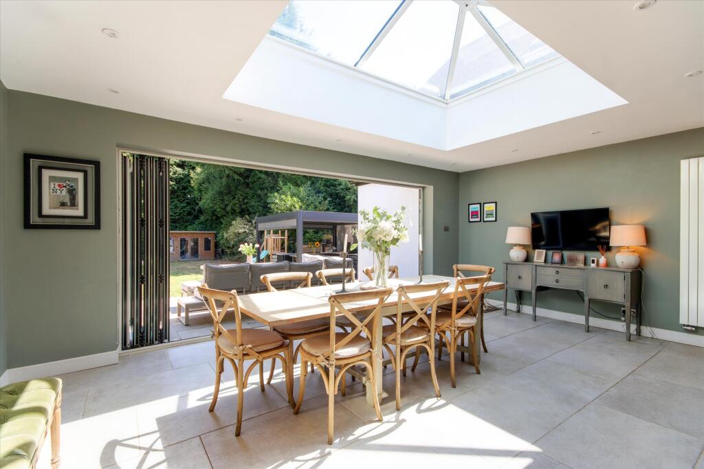 House in Tunbridge Wells, Broadwater Down - View 4