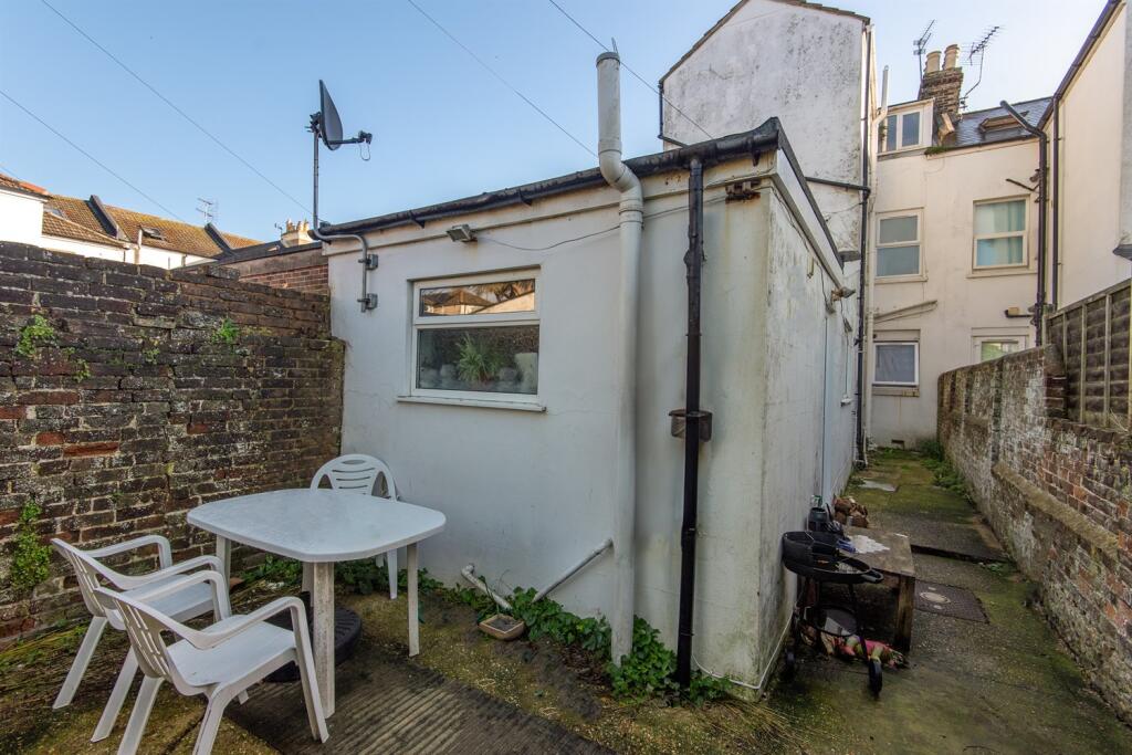 Apartment in Arun, Littlehampton - More