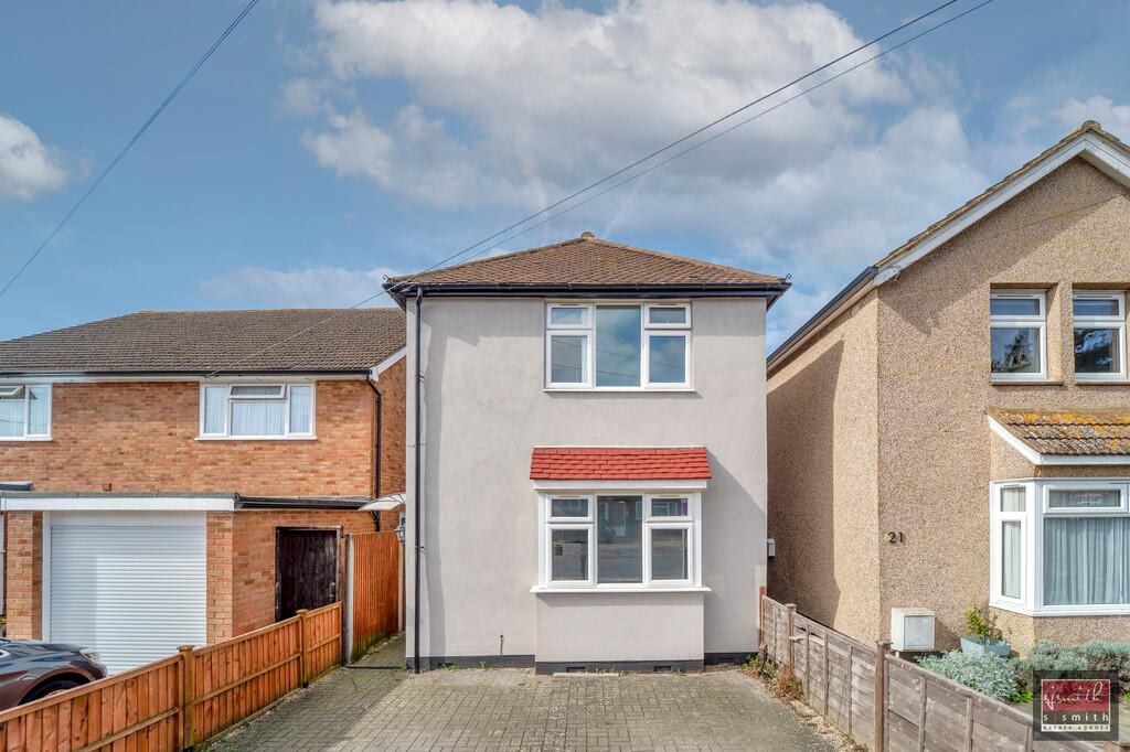 3-bed detached on Salcombe Road, Ashford, £500,000