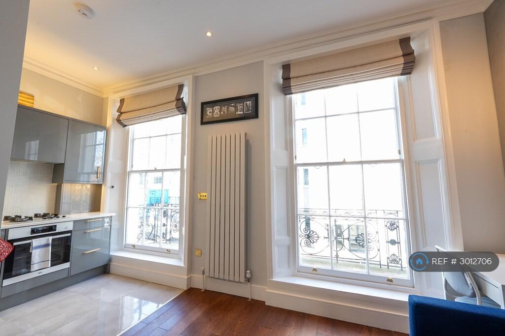 Apartment in London - View 5