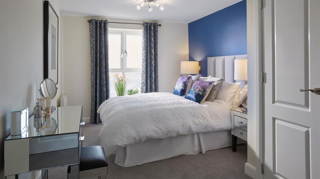 Apartment in Birmingham, Wylde Green, Sutton Coldfield - View 4