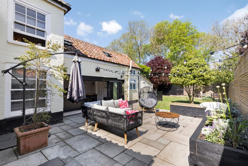 Detached Victorian Cottage in Brooke - View 4