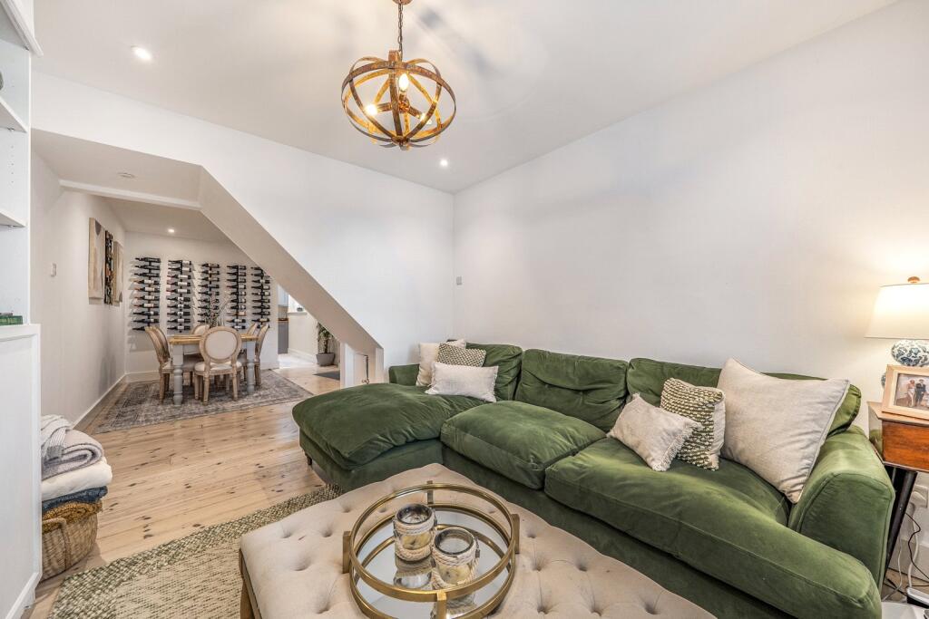 House in Woking, Surrey - View 2