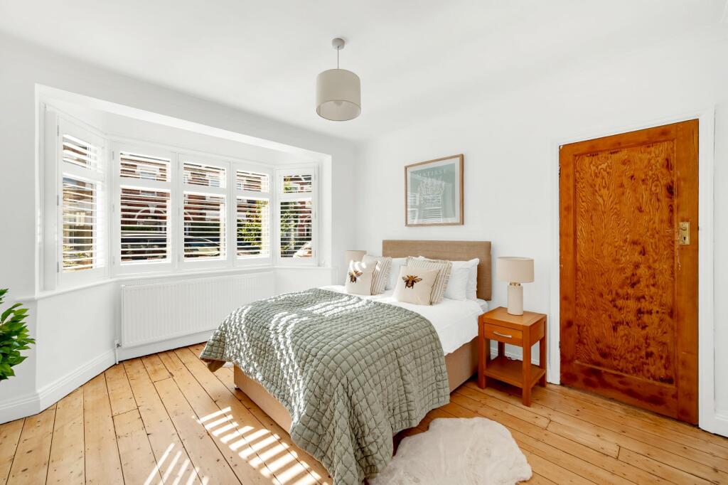 Apartment in London - More