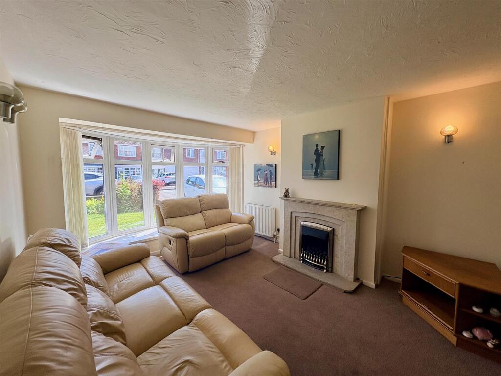 Lime Tree Gardens, Bilbrook, Wolverhampton photo 2
