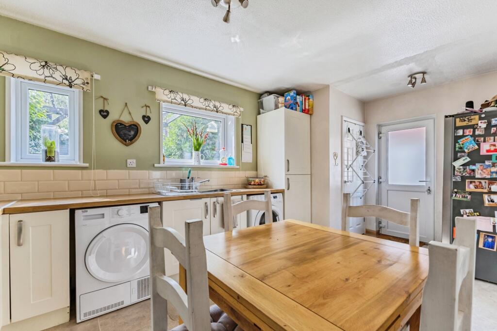 House in Teignbridge, Newton Abbot - More