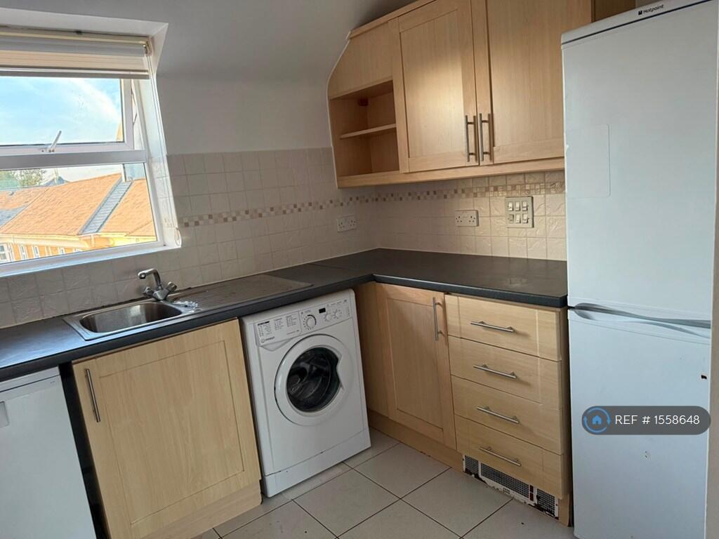 Apartment in Twickenham - More