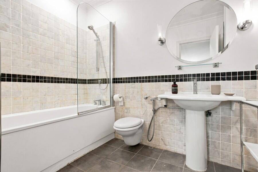 Apartment in London - More