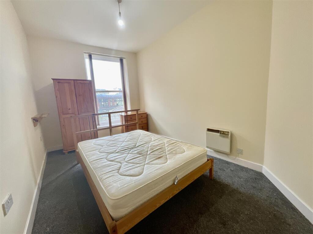 Apartment in Bradford - View 4