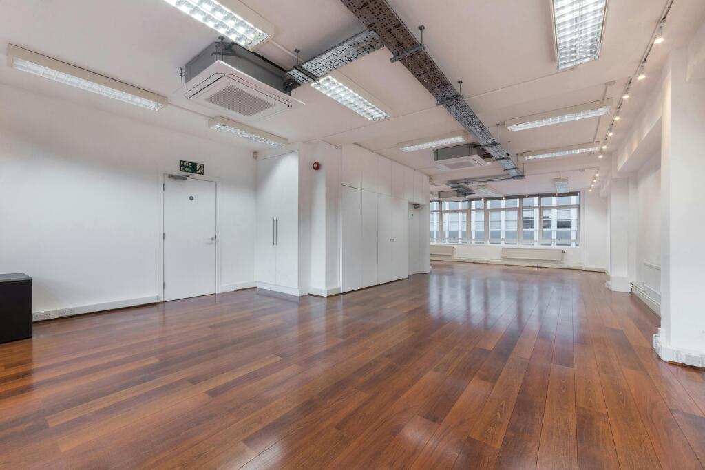 OFFICE 7.jpg