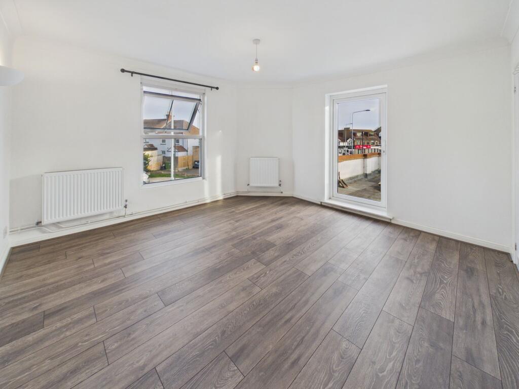 Apartment in Tonbridge - View 3