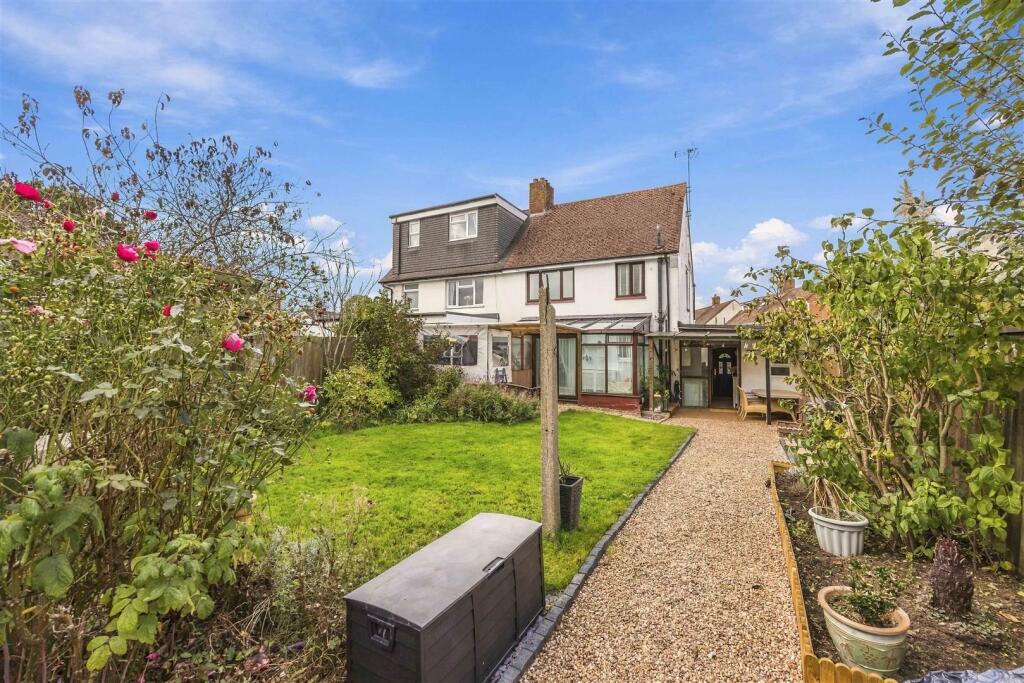 House in Havant, Waterlooville - More