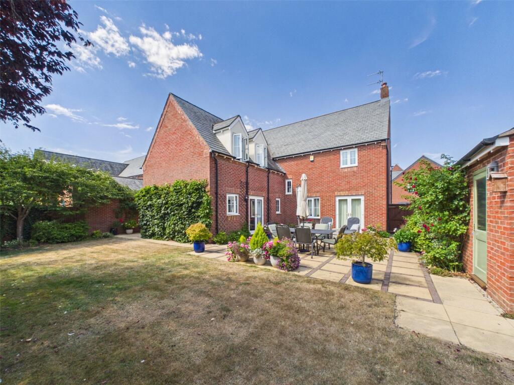 House in Worcester - View 4