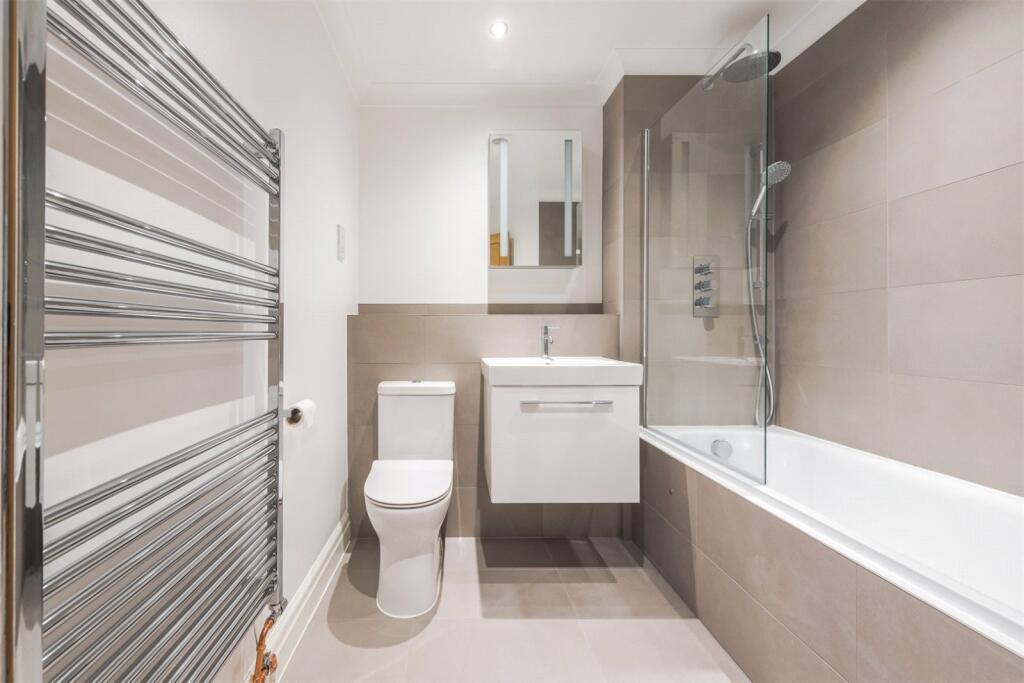 Apartment in London - More