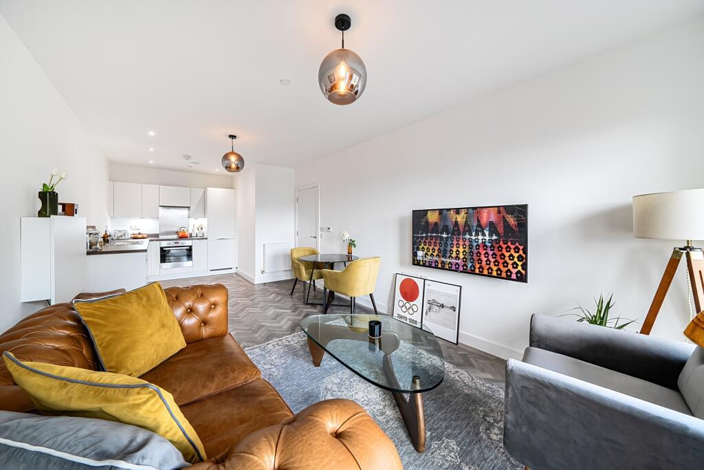 Apartment in Southall - View 2