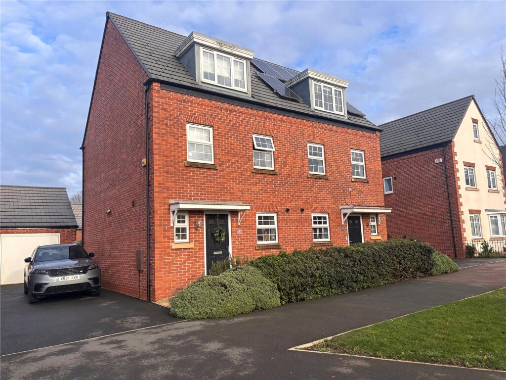 3-bed semi-detached on Peabody Way, Warwick, Warwickshire, CV34, £400,000