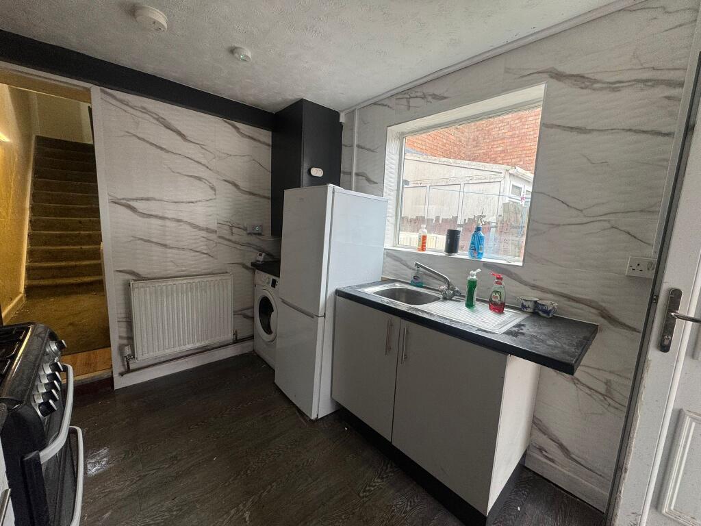 Additional image 6 of 2 Rooms Available In Woeley Castle Square, B29 5QL