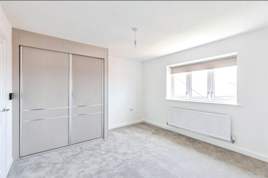 House in Northamptonshire, Wellingborough - More