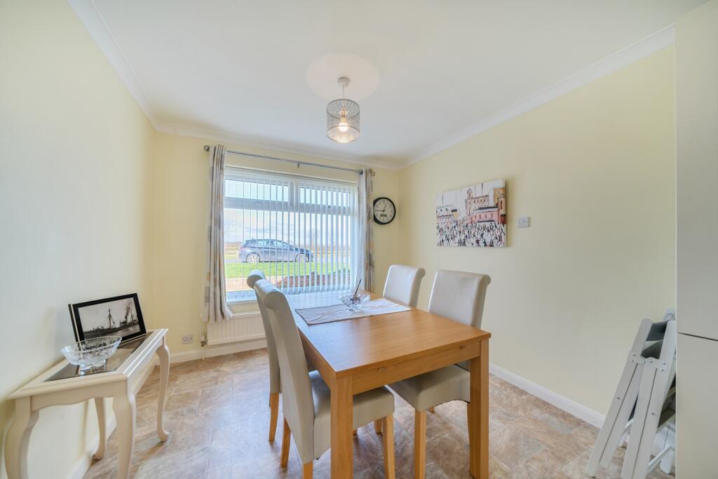 Well Lane, Willerby, East Riding Yorkshire, HU10 6HS photo 3