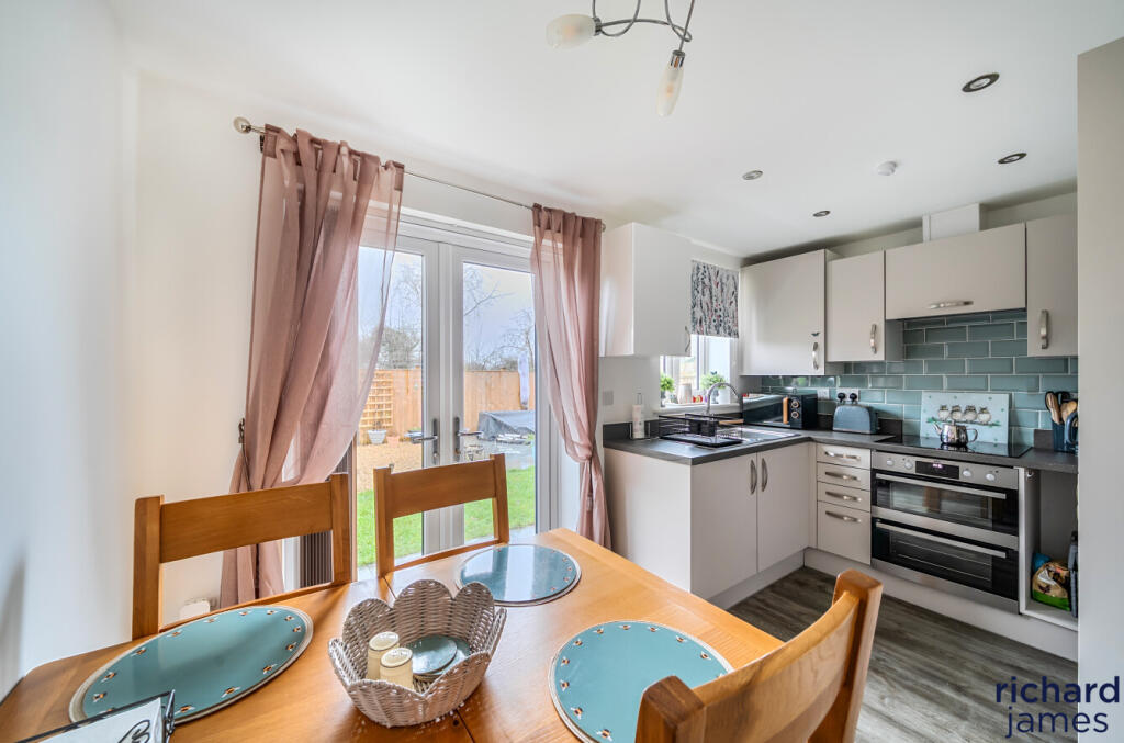 Ward Close, Purton, Purton, SN5 photo 4