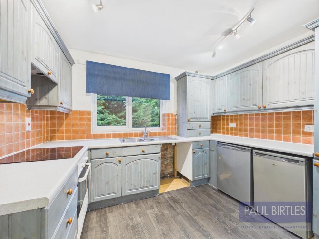 Apartment in Trafford, Woodsend - View 4