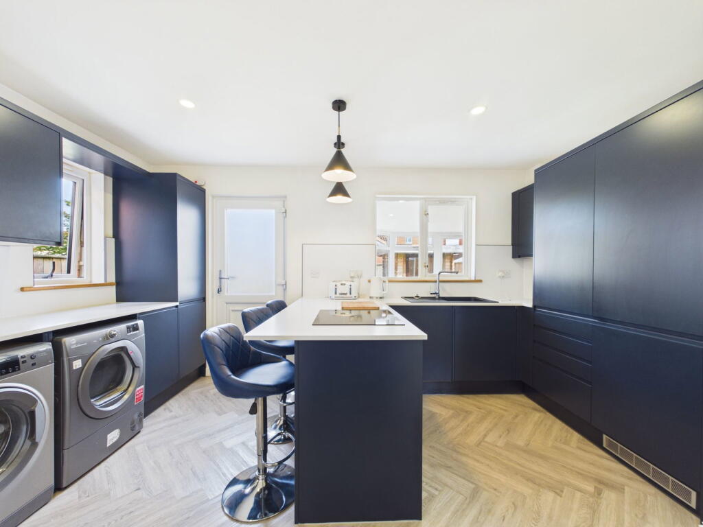 House in Kirkcaldy - More