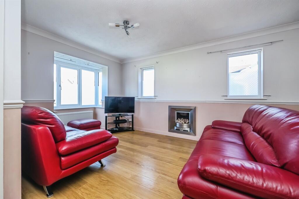 Brandreth Drive, Giltbrook, Nottingham photo 2