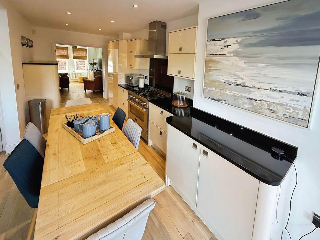 House in Newcastle upon Tyne, North Gosforth - More