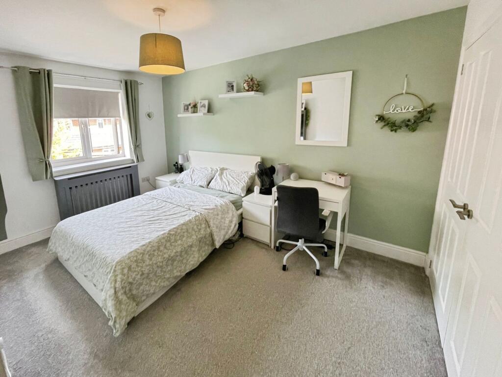 House in Basingstoke and Deane, Rooksdown - More