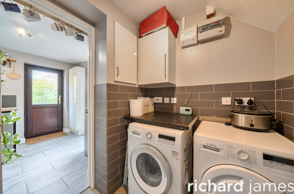 House in Swindon, Haydon Wick - More