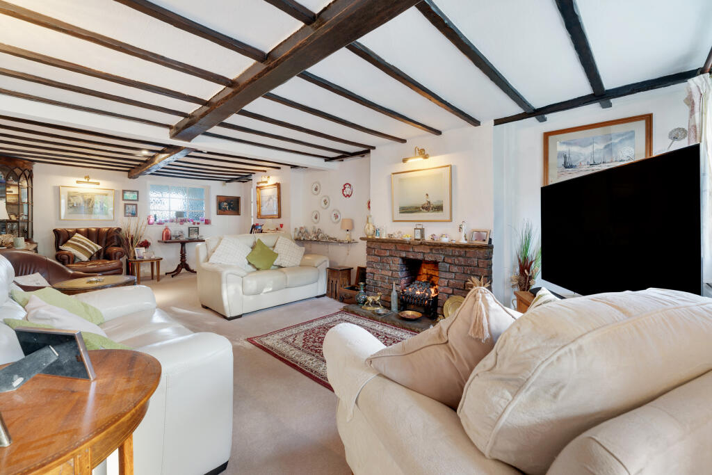 House in Antrobus, Frandley - More