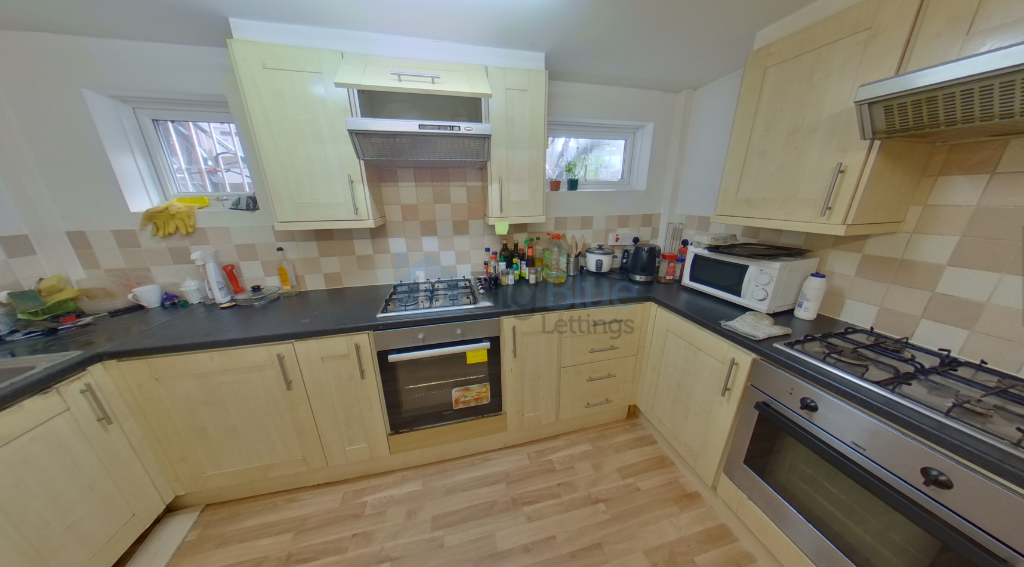 Hartley Avenue, Leeds, West Yorkshire, LS6 - View 4