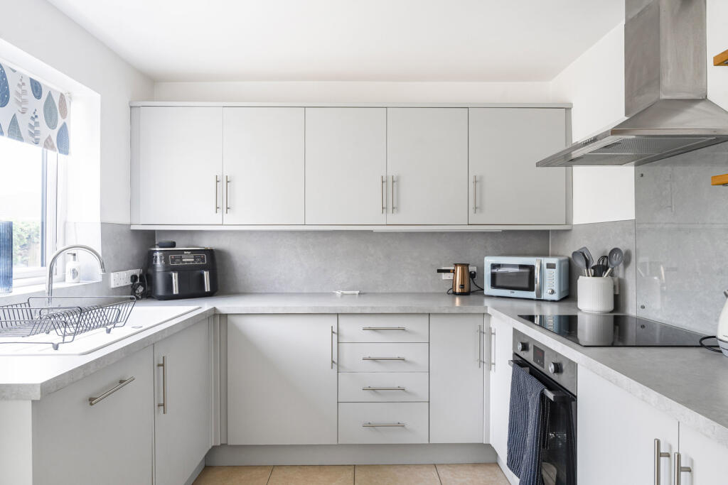 North Home Road, Cirencester, Gloucestershire, GL7 - View 4