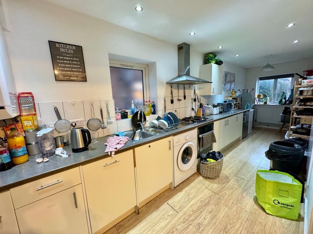1 bedroom house share for rent