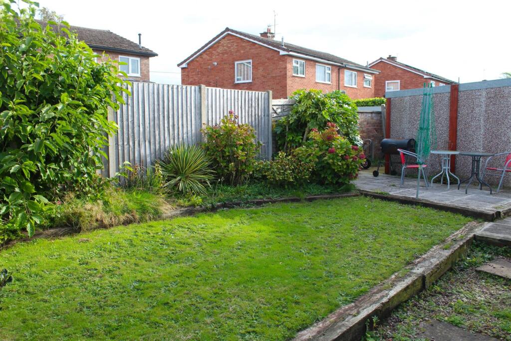 Greenacres Way, Newport photo 2