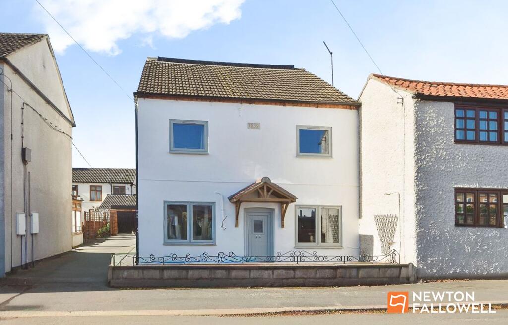 3-bed semi-detached on Meadow End, Gotham, NG11, £270,000