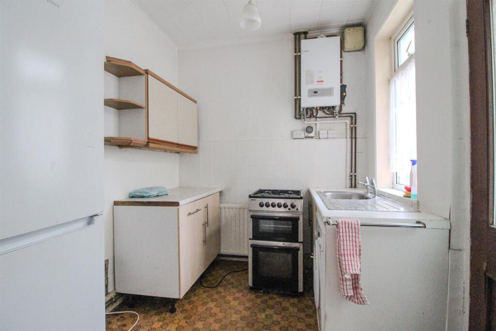 House in Nottingham, Hyson Green - View 4