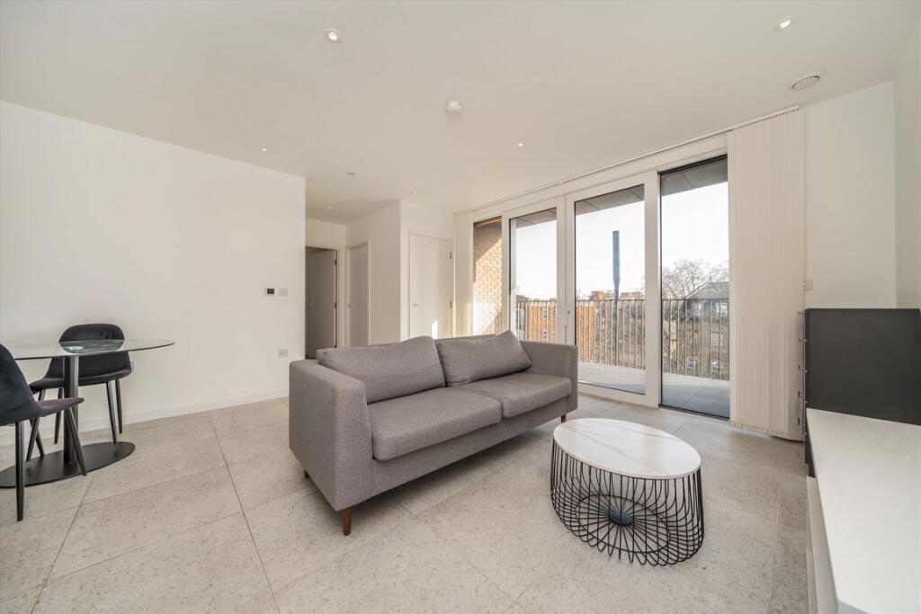 Apartment in London, St. George in the East, Stepney - View 2